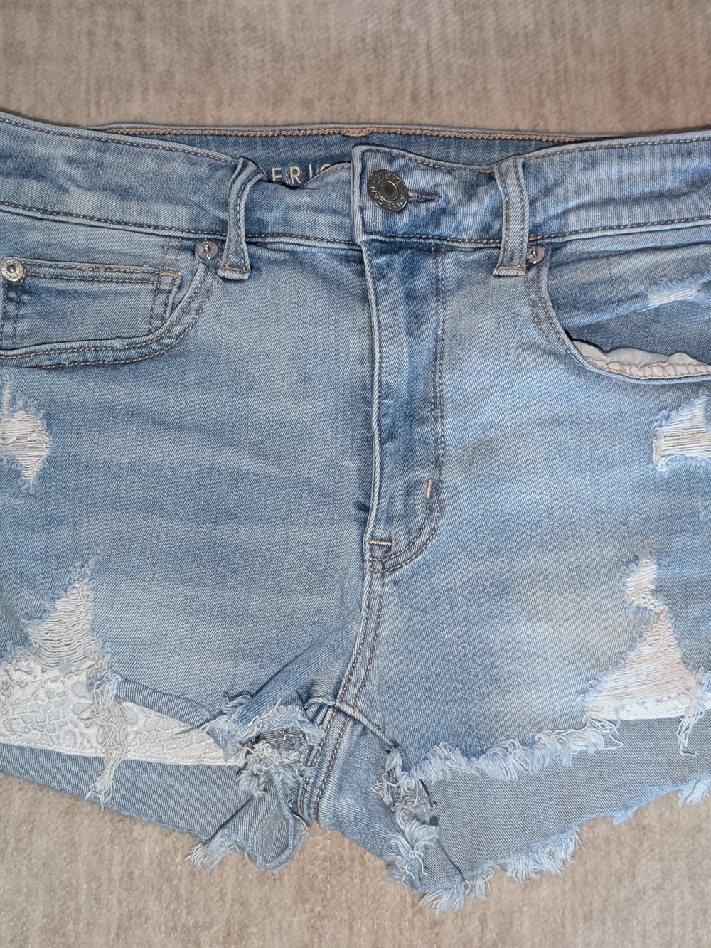 American Eagle Hi-Rise Shortie Size 6 Light Wash Denim Shorts